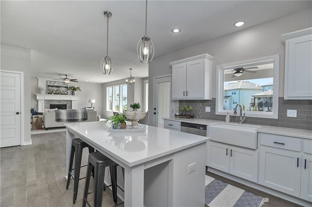 24207 W 58th Place, Shawnee, KS 66226