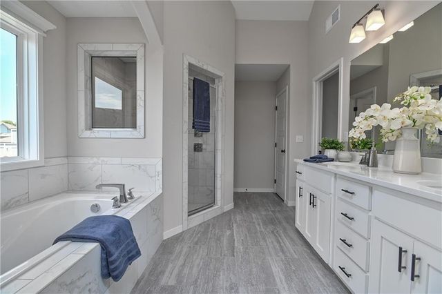 24207 W 58th Place, Shawnee, KS 66226