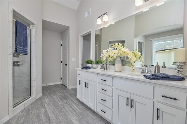 24207 W 58th Place, Shawnee, KS 66226