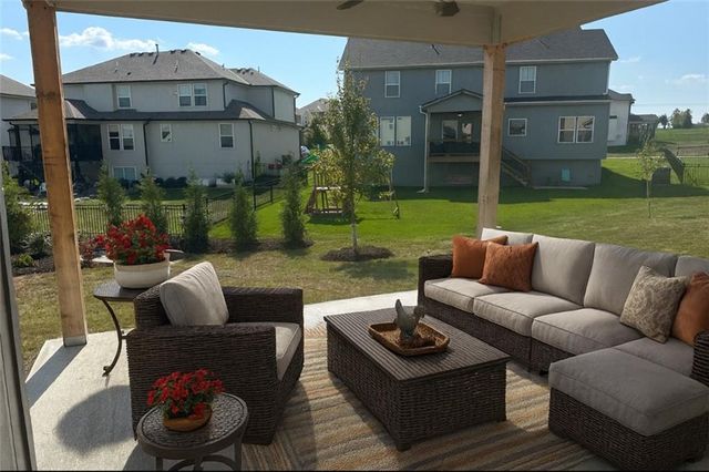 24207 W 58th Place, Shawnee, KS 66226