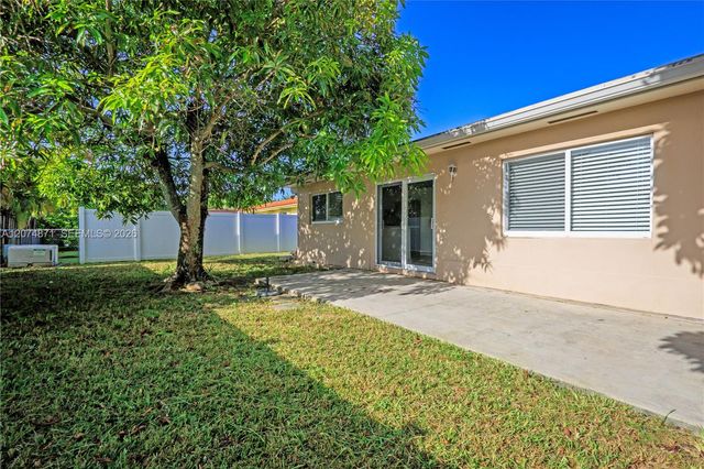 225 SW 102nd Place, Sweetwater, FL 33174