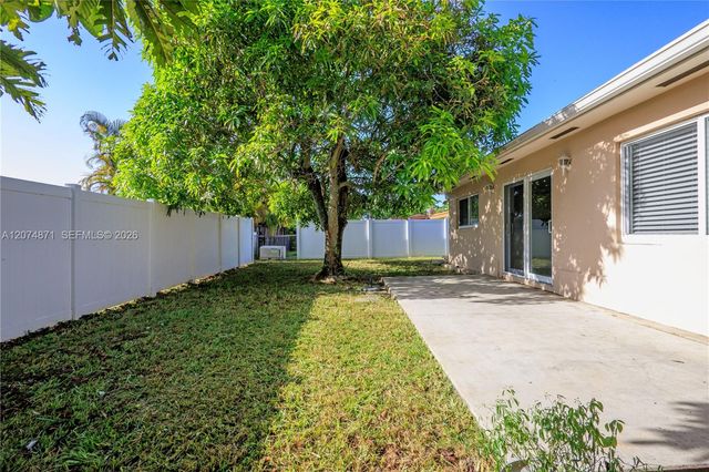 225 SW 102nd Place, Sweetwater, FL 33174