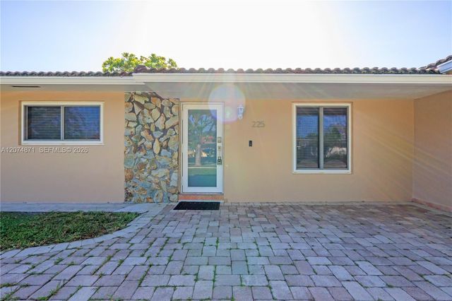 225 SW 102nd Place, Sweetwater, FL 33174