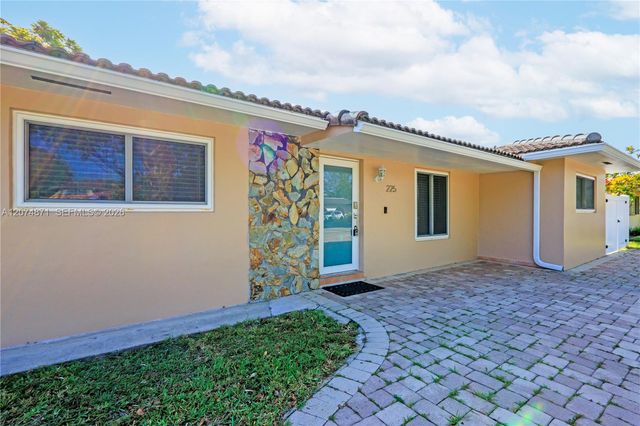 225 SW 102nd Place, Sweetwater, FL 33174