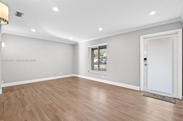 225 SW 102nd Place, Sweetwater, FL 33174