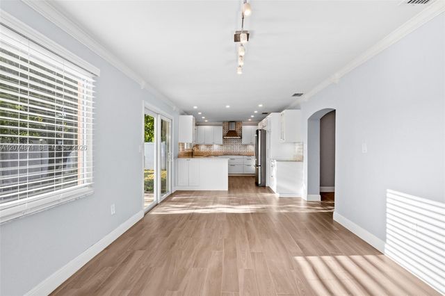 225 SW 102nd Place, Sweetwater, FL 33174