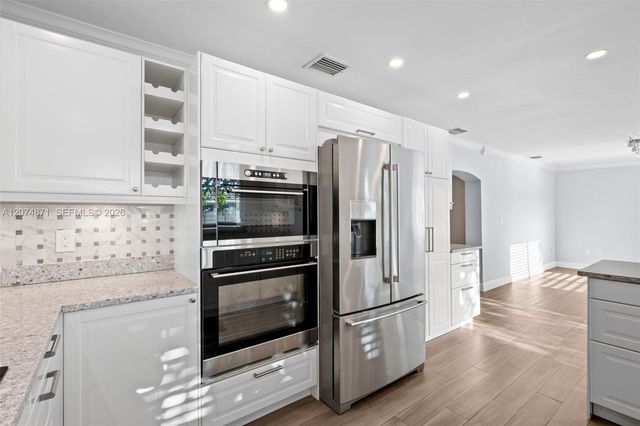 225 SW 102nd Place, Sweetwater, FL 33174