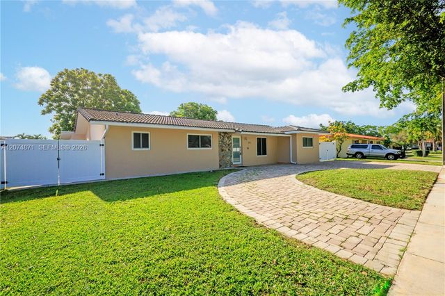 225 SW 102nd Place, Sweetwater, FL 33174