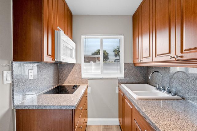225 SW 102nd Place, Sweetwater, FL 33174
