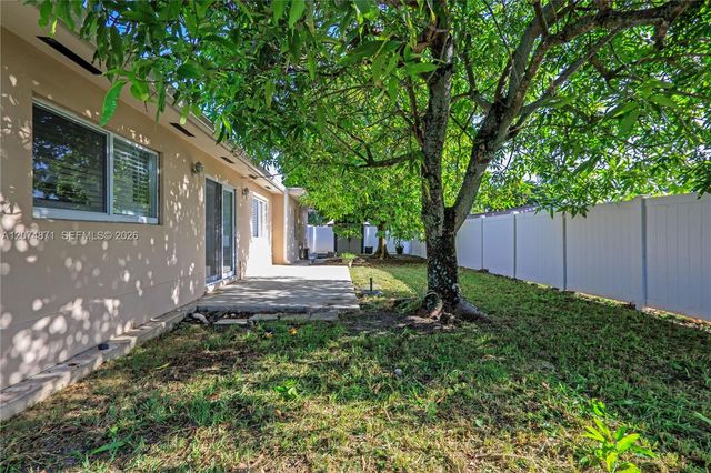 225 SW 102nd Place, Sweetwater, FL 33174