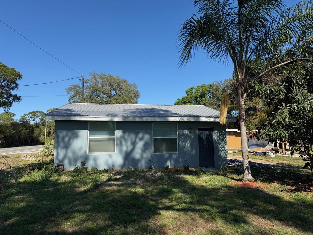 2104 N 53rd Street, Fort Pierce, FL 34946