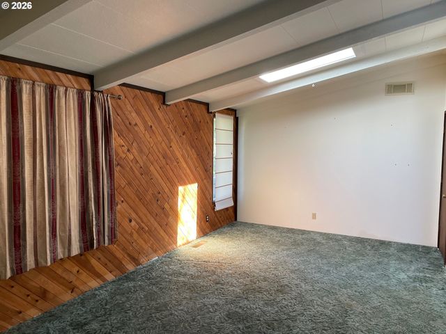 3040 Ne 30TH Dr, Lincoln City, OR 97367