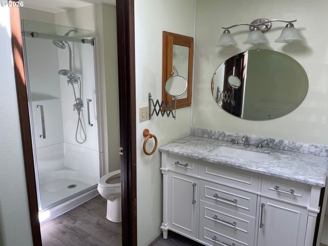 3040 Ne 30TH Dr, Lincoln City, OR 97367