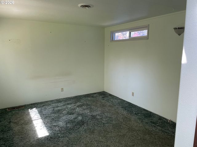 3040 Ne 30TH Dr, Lincoln City, OR 97367