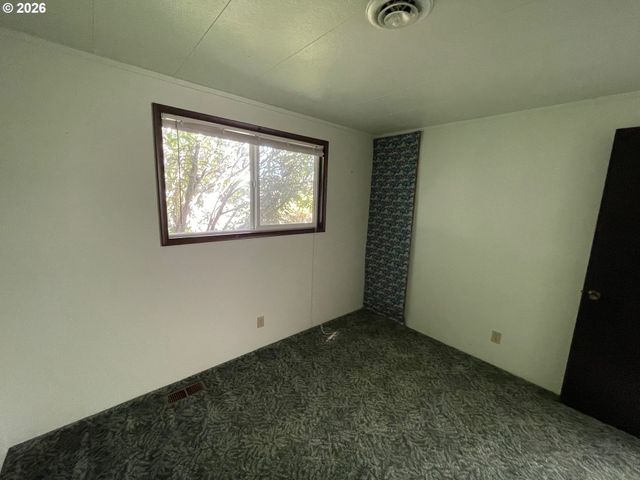 3040 Ne 30TH Dr, Lincoln City, OR 97367