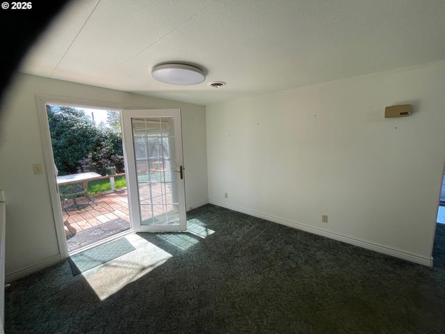 3040 Ne 30TH Dr, Lincoln City, OR 97367