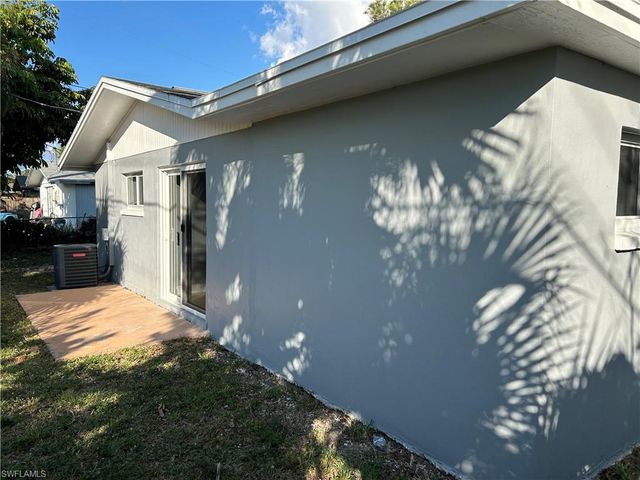 4652 West DR, Fort Myers, FL 33907