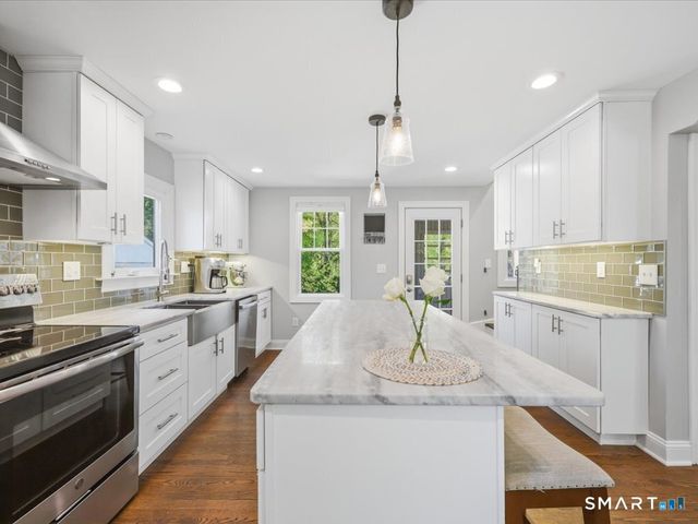131 Oronoque Road, Milford, CT 06461