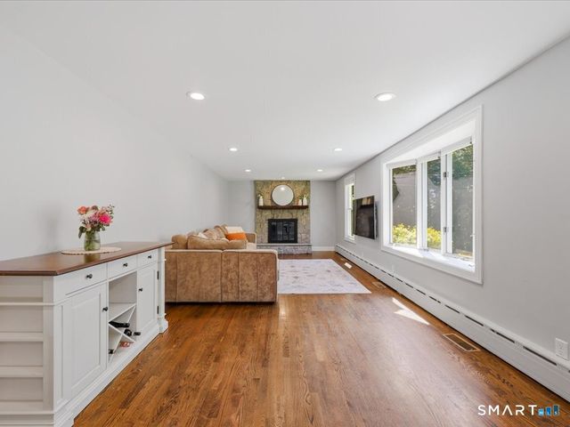 131 Oronoque Road, Milford, CT 06461