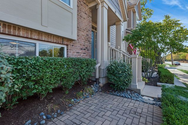 57 S 7th Street, Geneva, IL 60134