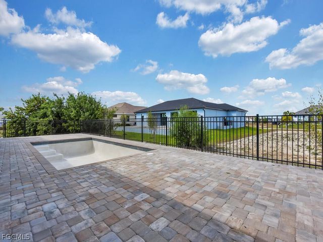 4215 NW 32nd LN, Cape Coral, FL 33993