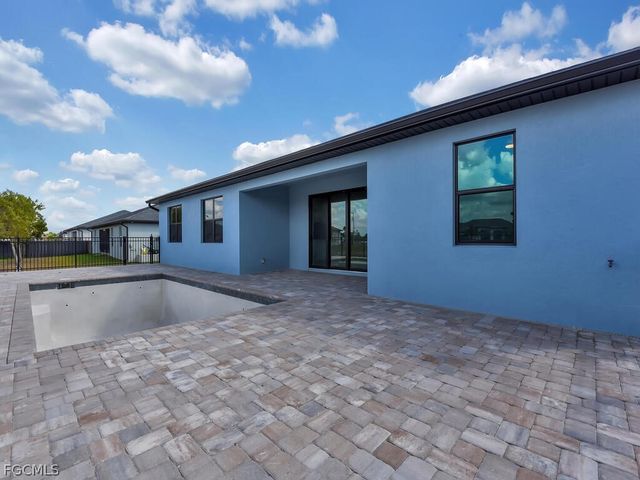 4215 NW 32nd LN, Cape Coral, FL 33993