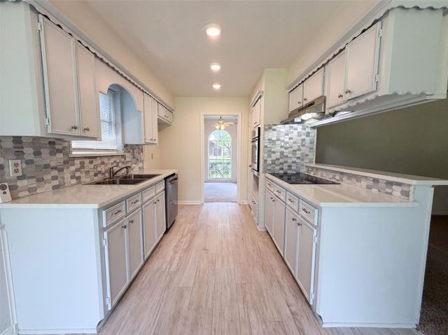 16338 Hollow Wood Drive, Houston, TX 77090