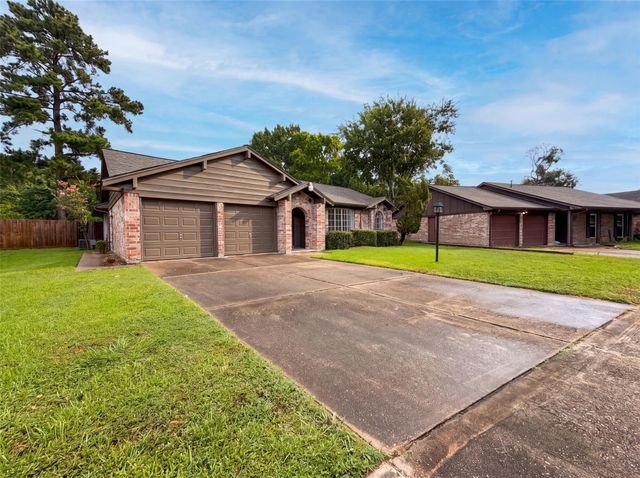 16338 Hollow Wood Drive, Houston, TX 77090