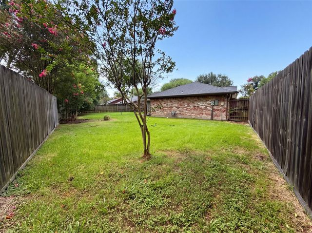 16338 Hollow Wood Drive, Houston, TX 77090