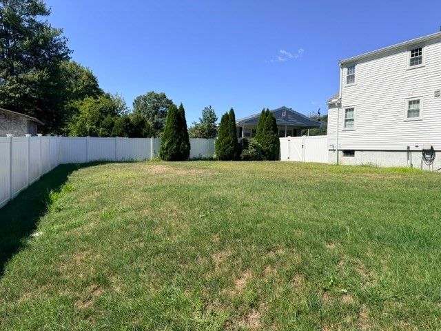 32 Breer Cir, Brockton, MA 02301