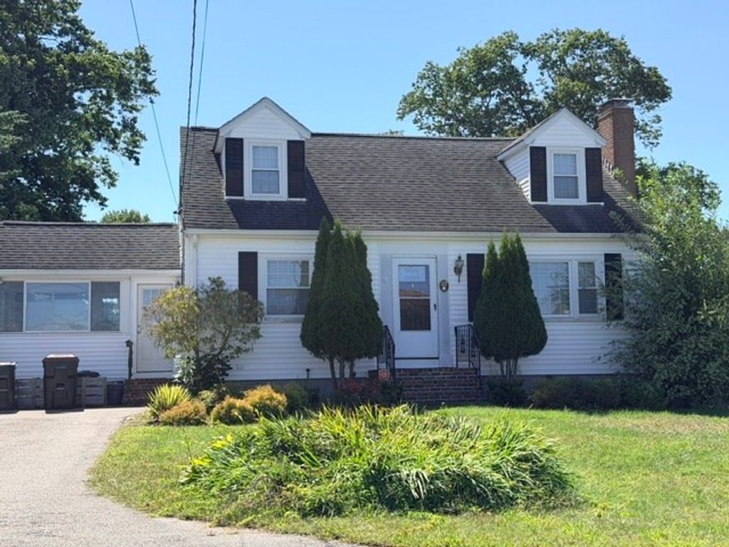 32 Breer Cir, Brockton, MA 02301