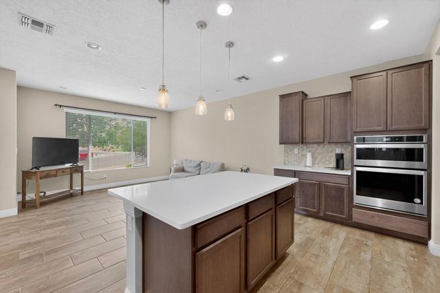 6306 Vista Del Bosque Drive NW, Albuquerque, NM 87120