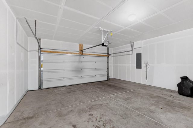 6306 Vista Del Bosque Drive NW, Albuquerque, NM 87120