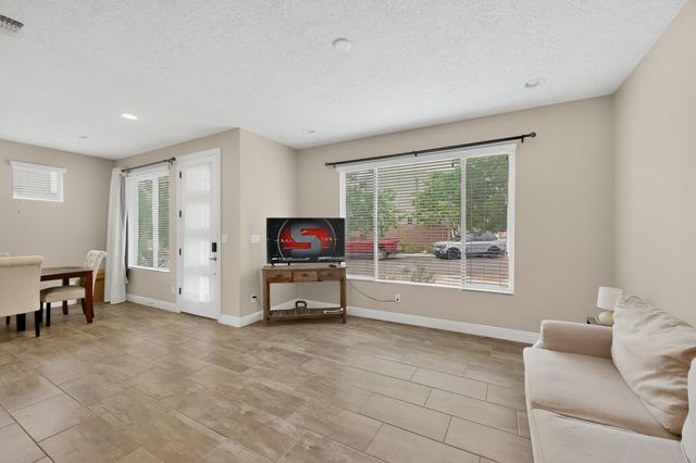 6306 Vista Del Bosque Drive NW, Albuquerque, NM 87120