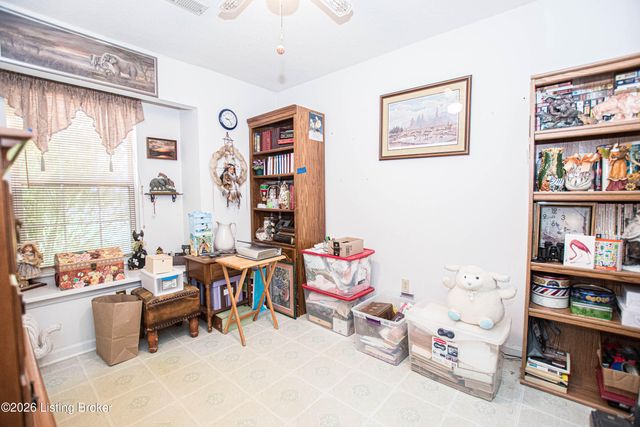185 Beechtree Ln, Mt Washington, KY 40047
