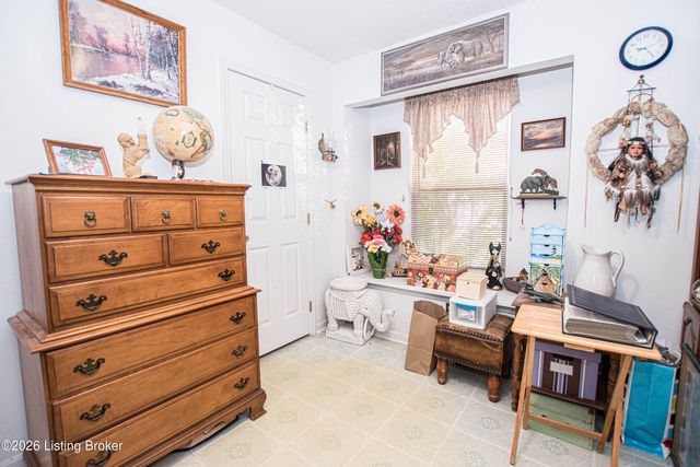 185 Beechtree Ln, Mt Washington, KY 40047