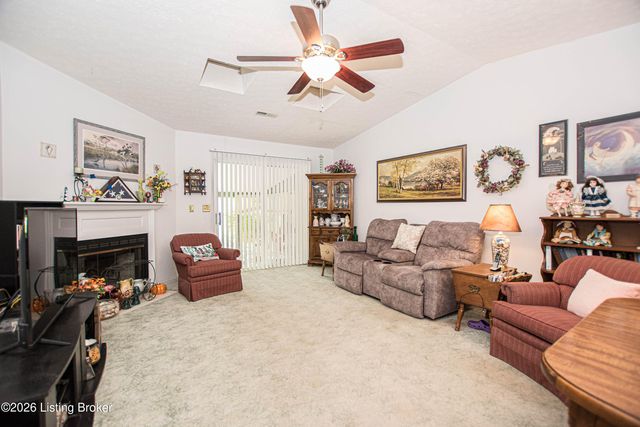 185 Beechtree Ln, Mt Washington, KY 40047