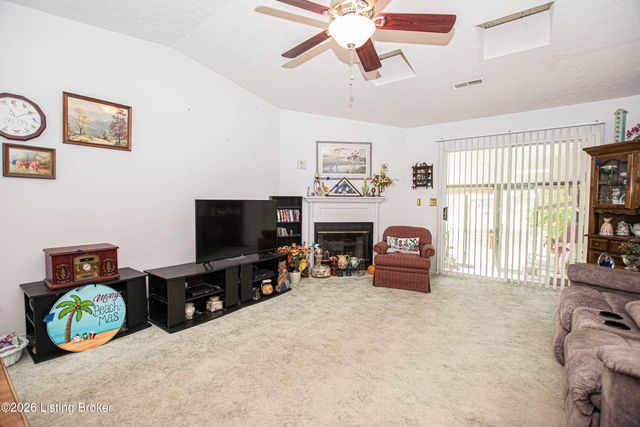 185 Beechtree Ln, Mt Washington, KY 40047