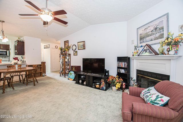 185 Beechtree Ln, Mt Washington, KY 40047
