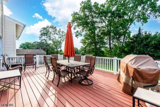 14 Stirling Ln, Wayne Twp., NJ 07470