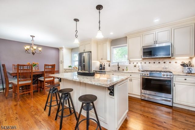 14 Stirling Ln, Wayne Twp., NJ 07470