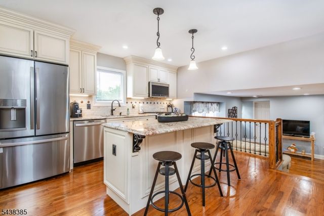 14 Stirling Ln, Wayne Twp., NJ 07470