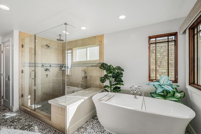 3365 Ocean Drive, Oxnard, CA 93035