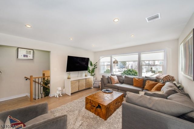 112 Lincoln St, Montclair Twp., NJ 07042