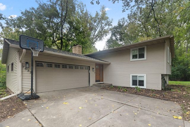 7532 Xerxes Avenue N, Brooklyn Park, MN 55444