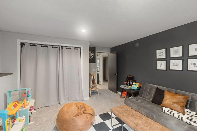 7532 Xerxes Avenue N, Brooklyn Park, MN 55444
