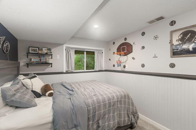 7532 Xerxes Avenue N, Brooklyn Park, MN 55444