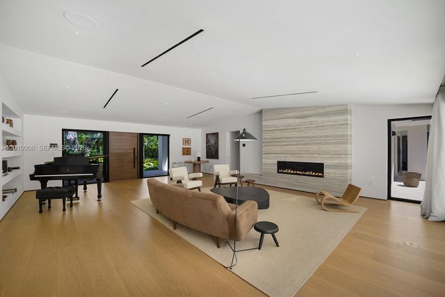 4100 Pinta Ct, Coral Gables, FL 33146