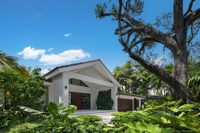 4100 Pinta Ct, Coral Gables, FL 33146