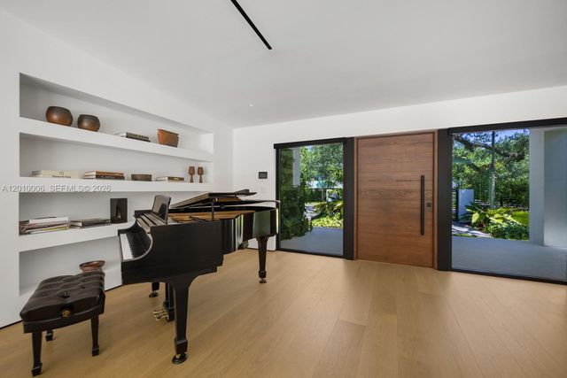 4100 Pinta Ct, Coral Gables, FL 33146